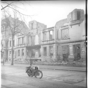 Negativ: Ruine, Menzelstraße 17, 1951