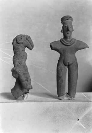 zwei Tonfiguren