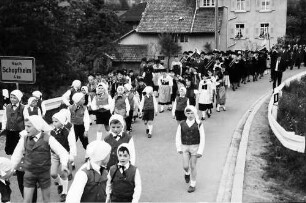 Hausen im Wiesental: Festzug zur Festhalle