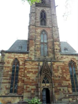 Stadtkirche - Ansicht von Westen über Kirchturm und Langhauswestseiten