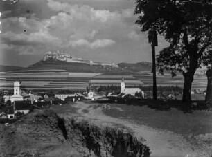 Zehra und Burg Zips : Blick über die Stadt Zehra auf die Burg Zips im Hintergrund.