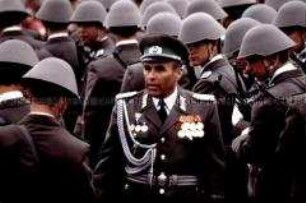NVA-Parade zum 39. Jahrestag der DDR