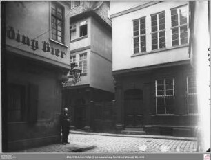 Gelnhäuser Gasse 20 (angeschnitten) und 22 (angeschnitten) von Westen ("Gelnhäuser Plätzchen")