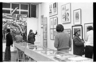 Kleinbildnegativ: "Kunst der Massen", Ladengalerie, 1977