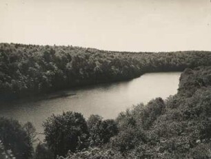 Bei Feldberg. Blick auf den Schmalen Luzin, einem See in der Feldberger Seenlandschaft