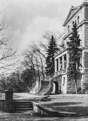 Dresden-Wachwitz, Wachwitzer Weinberg 1. Königliche Villa (1893; W. Teichgräber). Ansicht von SO