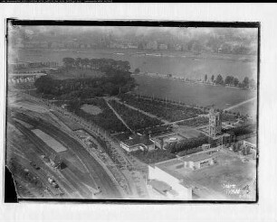 Köln-Deutz, Messegelände, Rheinpark, Rhein