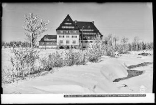 Altenberg im Erzgebirge, Berghof Raupennest mit Schnee