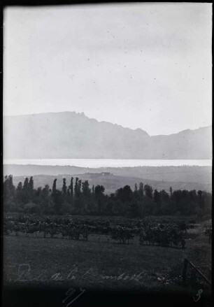 Aix-les-Bains, Panoramablick auf den Lac du Bourget und den "Dent du Chat"