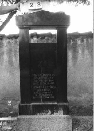 Grabstein 23