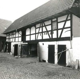 Schönberg (Kreis Chemnitzer Land), Hauptstraße 19. Vierseithof (um 1800). Stallgebäude