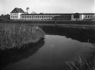 Herzogenaurach. Glockwerk KG. Außenansicht