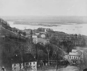 Hochwasser im Februar 1876 : Hochwasser im Februar 1876. Fotografie; 16 x 20 cm (1876; A. Kotzsch). Dresden: Privatbesitz