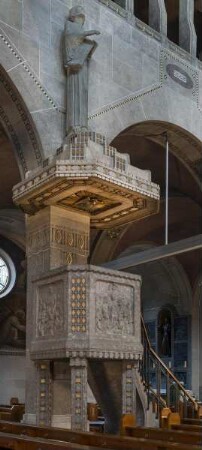 Katholische Stadtpfarrkirche & Neue katholische Kirche Sankt Georg — Kanzel