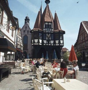 Michelstadt. Marktplatz mit Rathaus (1484 erbaut)