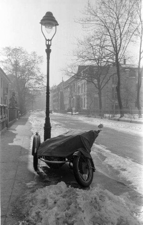 Motorrad im Winter.