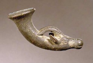 Kleines Rhyton (vermutlich Attribut einer römischen Larenstatuette)