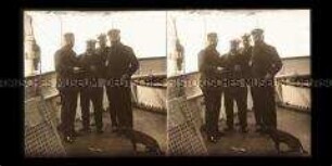 Offiziersgruppe an Deck der SMY Hohenzollern