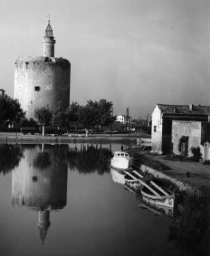 Aigues-Mortes. Tour de Constance (1241-1250)
