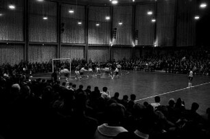 Qualifikationsspiele um die Hallenhandball-Meisterschaften in der Schwarzwaldhalle.