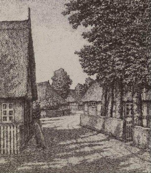 Dorfstraße im Sonnenlicht