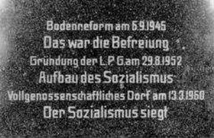 Gedenktafel für Denkmal "Sozialistischer Frühling"