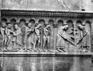 Reliefplatte mit Vertreibung aus dem Paradies : Reliefplatte mit Vertreibung aus dem Paradies (1099-1106; Wiligelmus). Modena, San Geminiano, Fassade links vom Hauptportal