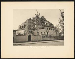 Landhaus Dr. Wolfgang Huck, Berlin-Dahlem: Straßenansicht (aus: Alfred Breslauer, Ausgeführte Bauten 1897-1927)