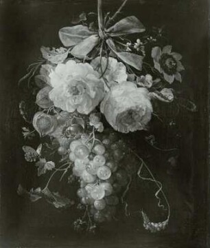 Früchte und Blumen an blauem Bande
