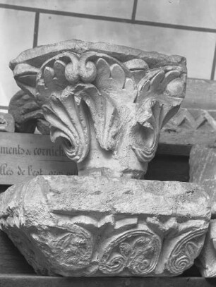 Fragment eines Kapitells