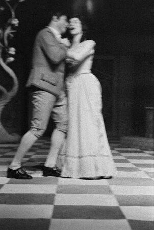 Szenenbilder aus "Die beiden Geizigen", Komische Oper von André-Ernest-Modets Grétry. Gastspiel des Opernstudios der Staatsoper Berlin im Theater der Freundschaft Berlin 1957