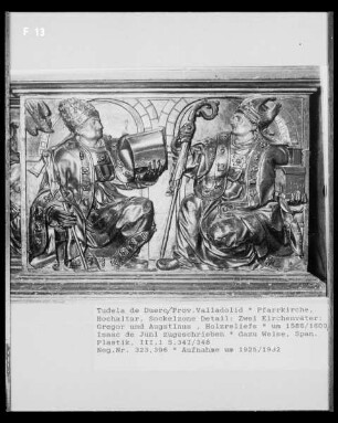 Hochaltar, Sockelzone: Kirchenväter Gregor und Augustinus