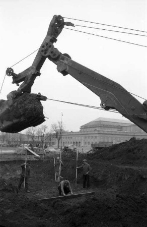 Anlegung neuer Wasserspiele jenseits der Hermann-Billing-Straße.