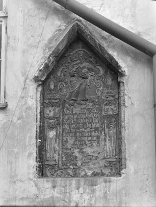 Epitaph mit der Darstellung des Salvator Mundi und Inschrift