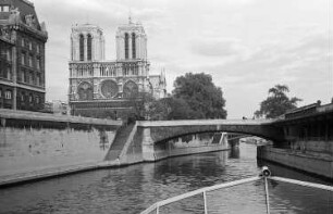 Paris: Seine Fahrt, [Petit Pont] mit Notre-Dame