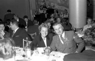 Madrid (Spanien): Hotel; Abschiedsfest; am Tisch: Mihailescu