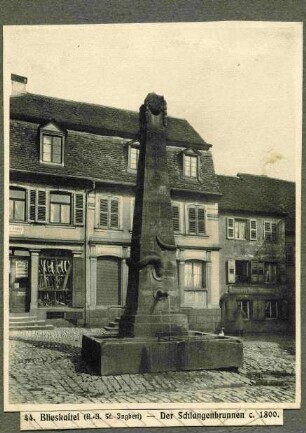 Schlangenbrunnen, errichtet zu Ehren Napoleons I., 1874