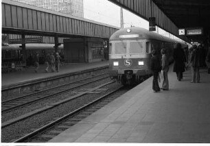 Essen: S-Bahnzug im Hauptbahnhof