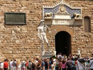 Haupteingang zum Palazzo Vecchio, mit David (Kopie) von Michelangelo