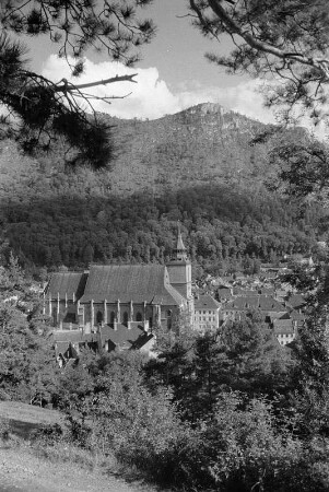 Kronstadt (Brașov)/ Rumänien. Blick auf die Stadt mit Schwarzer Kirche (1383 Neubaubeginn, Fertigstellung um 1480)