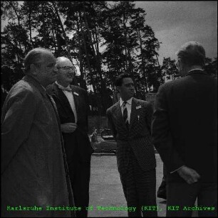 Besuch des Finanzausschusses des Landtages von Baden-Württemberg am Kernforschungszentrum Karlsruhe (KfK) (?)