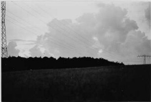 Landschaft mit Hochspannungsmasten