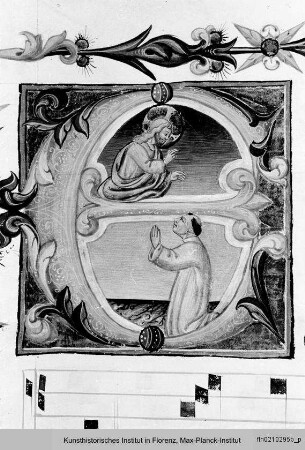 Graduale : Textseite mit vierzeiligen Neumen und historisierter Initiale (E): Christus segnet einen knienden Betenden