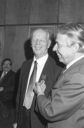 Verleihung der Bundesverdienstmedaille an den Karlsruher Organisten Walter Schwan