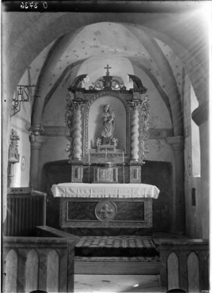 Hemsbach Katholische Pfarrkirche Sankt Mauritius Ansicht nach Osten mit Blick zum Chor und Hochaltar (um 1760)