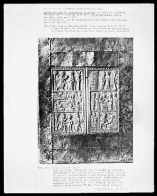 Evangeliar aus Sankt Andreas in Freising — Hinterdeckel mit Elfenbeinreliefs