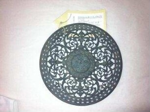 Zwei Teller mit Spiralranken