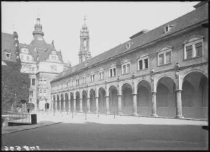 Stallhof, Langer Gang : Dresden, Stallhof, Blick auf den Langen Gang mit den freigelegten Arkaden von Südosten