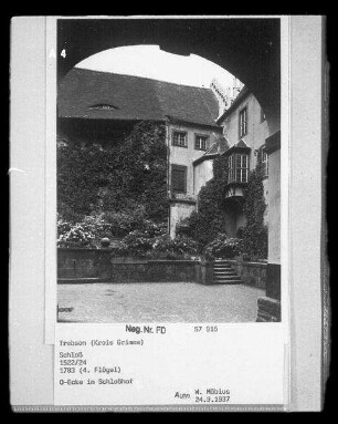 Schloss Trebsen, Ostecke im Schlosshof