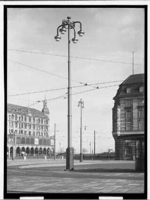 Lichtmast auf dem Rathausmarkt (Hamburg-Altstadt) : SchumacherWV Nr. 313
